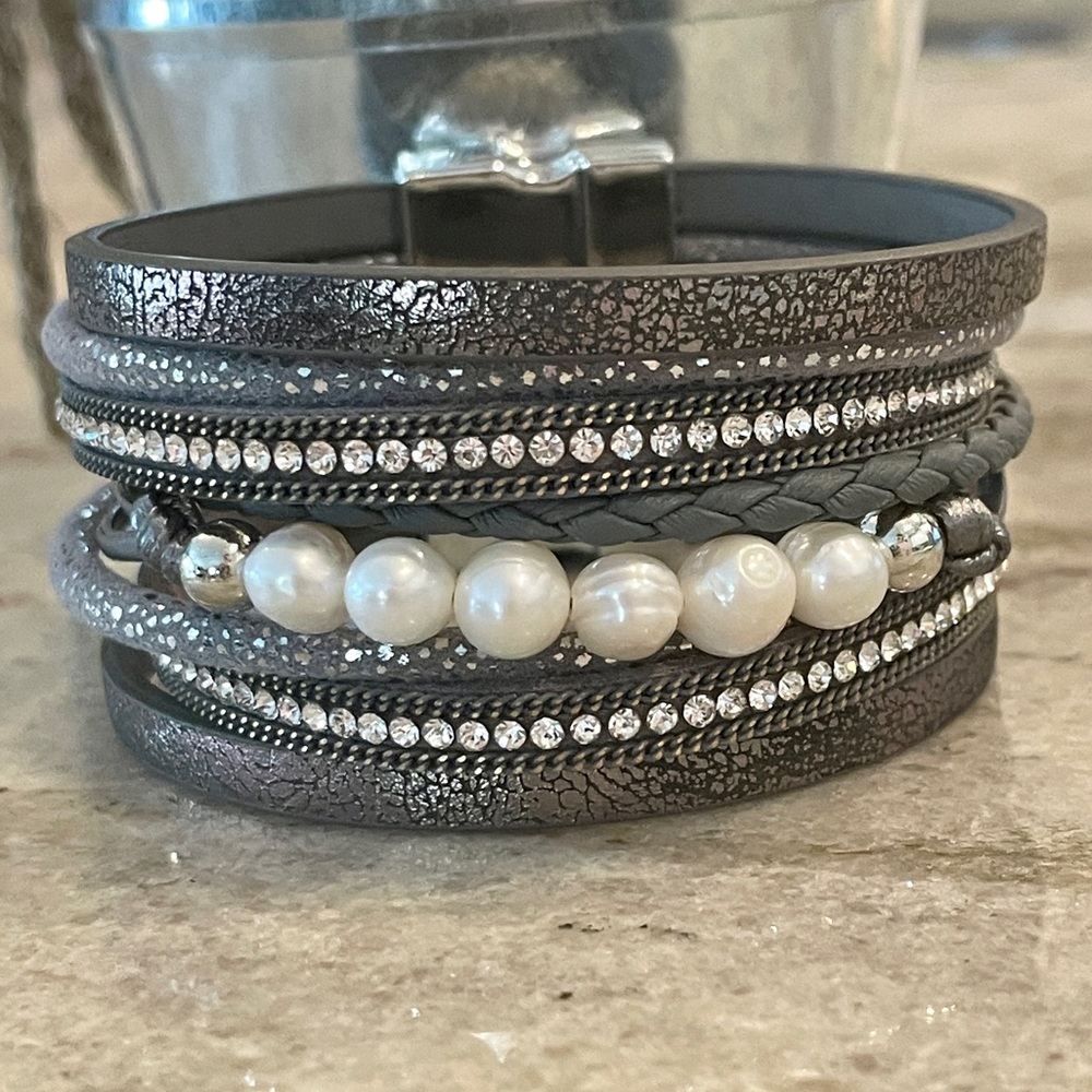 Freshwater Pearl Black Diamond Magnetic Bracelet